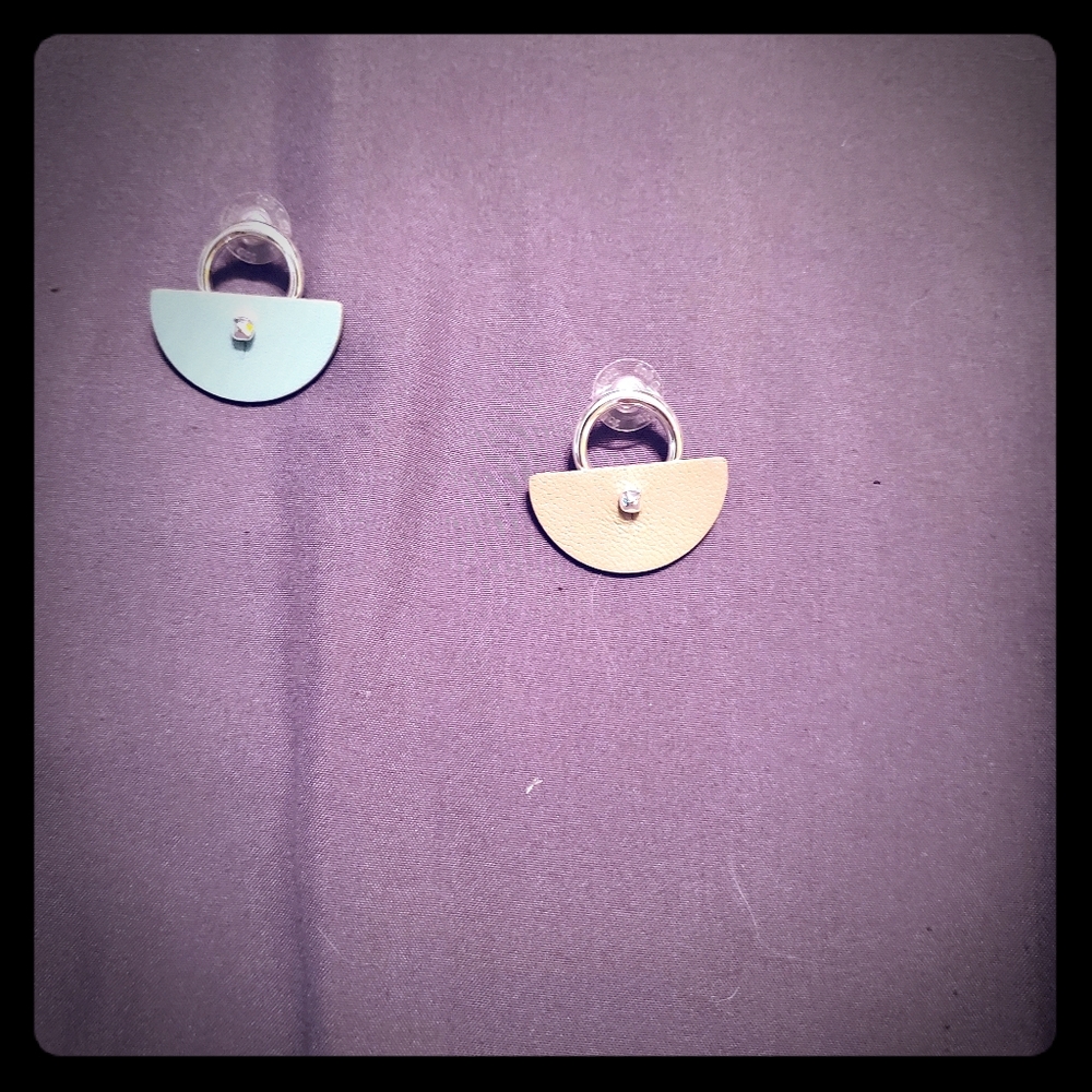 Stella and dot color pop front facing hoops